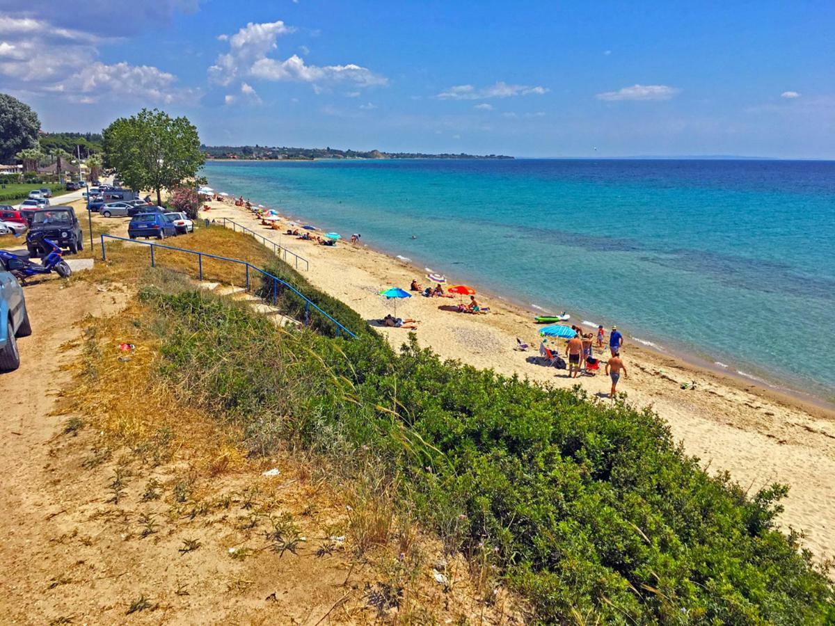 Villa Fofo - Beautiful Sea Front Villa With 650M2 Garden Nea Kallikrateia Exterior foto