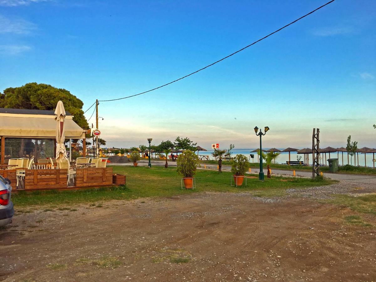 Villa Fofo - Beautiful Sea Front Villa With 650M2 Garden Nea Kallikrateia Exterior foto