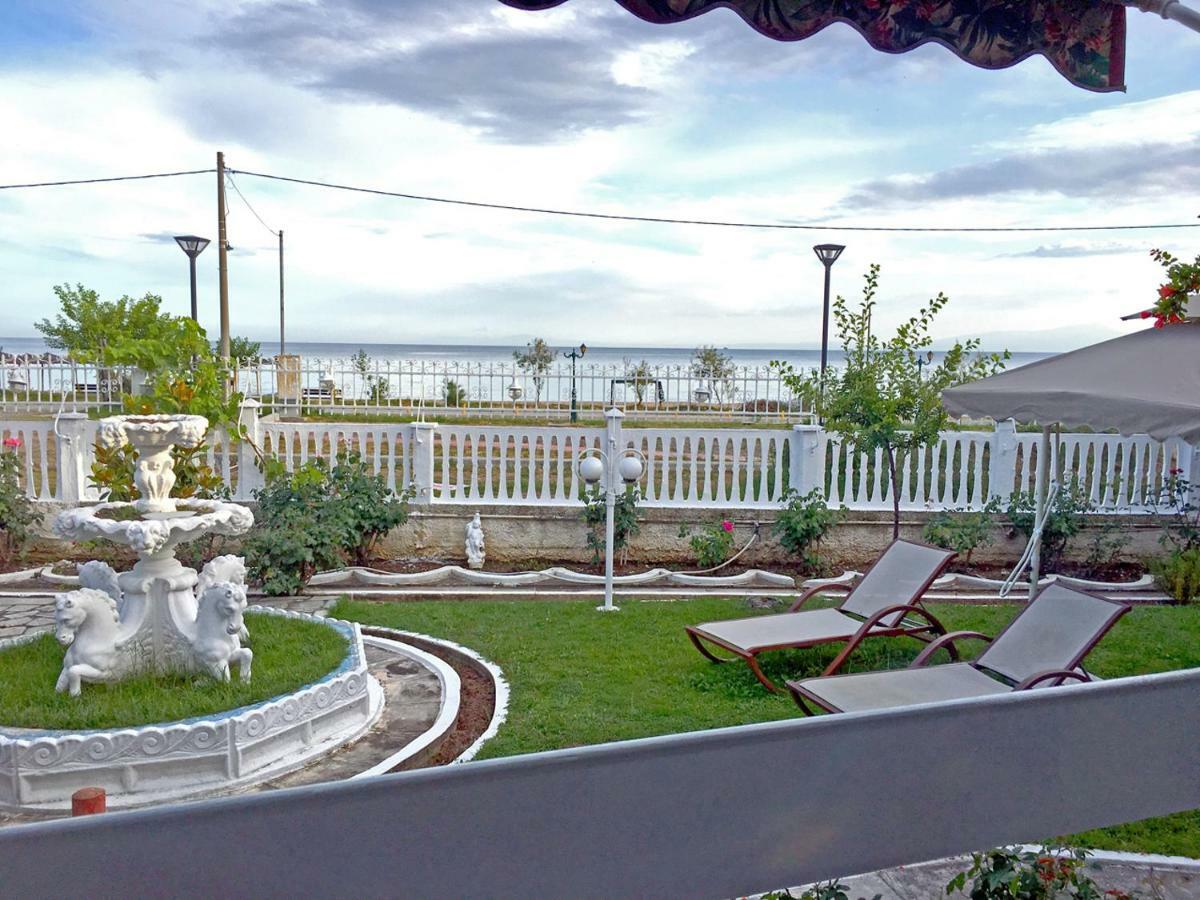 Villa Fofo - Beautiful Sea Front Villa With 650M2 Garden Nea Kallikrateia Exterior foto